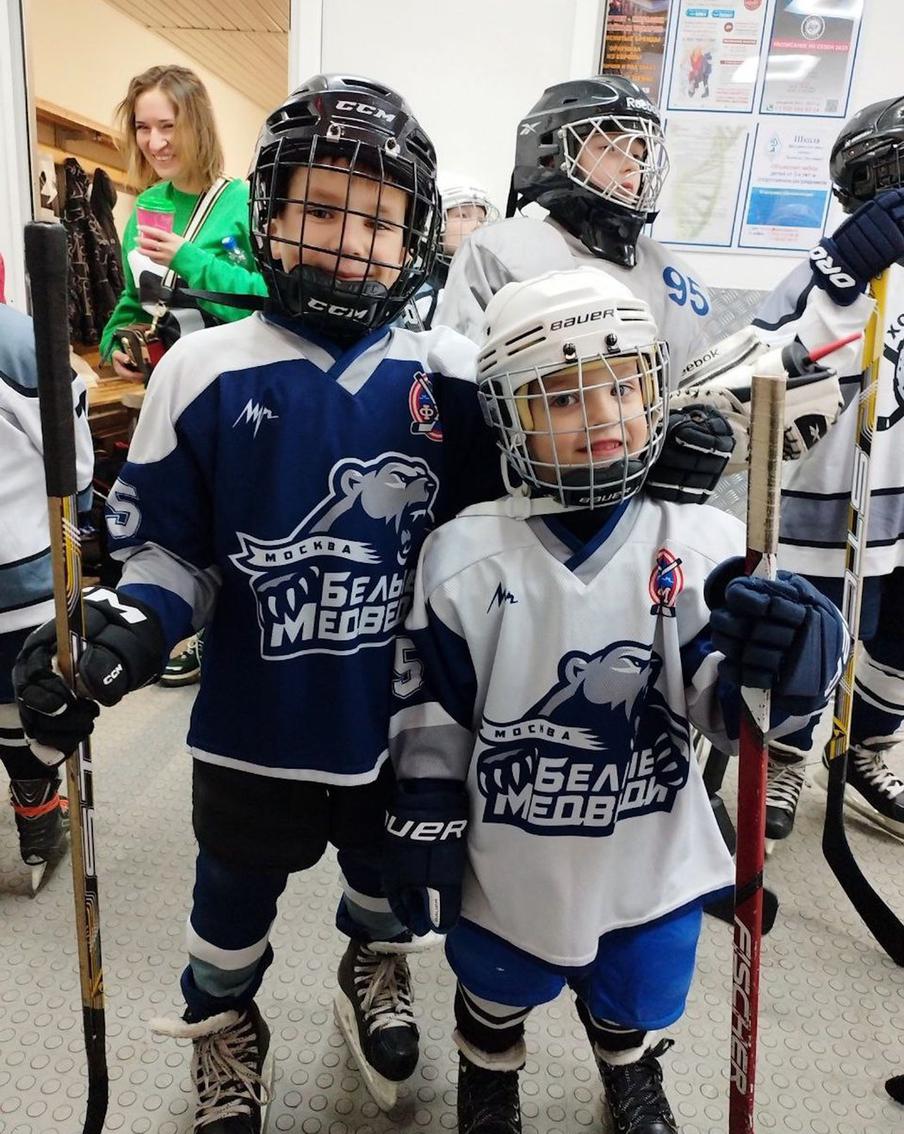 "Победы посвящаем папе": маленьких хоккеистов из многодетной семьи пригласило  "Динамо"