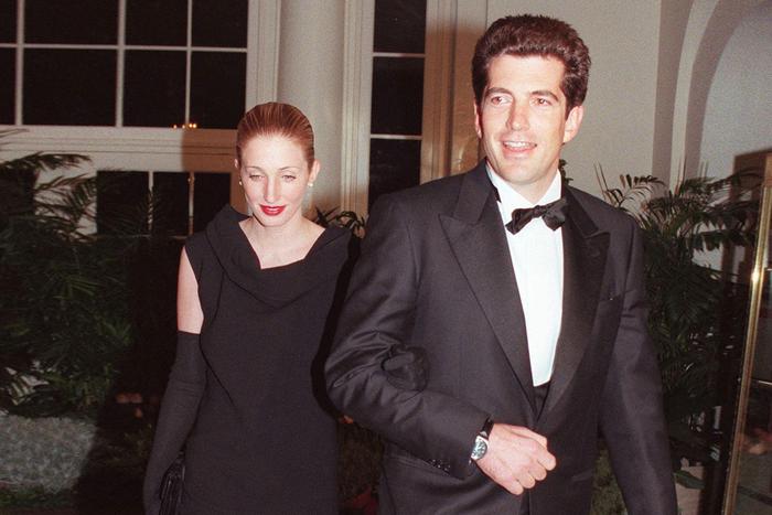 Гардероб Кэролин Бессетт-Кеннеди продали на аукционе за четверть миллиона долларов: что происходило в мире моды и красоты на этой неделе