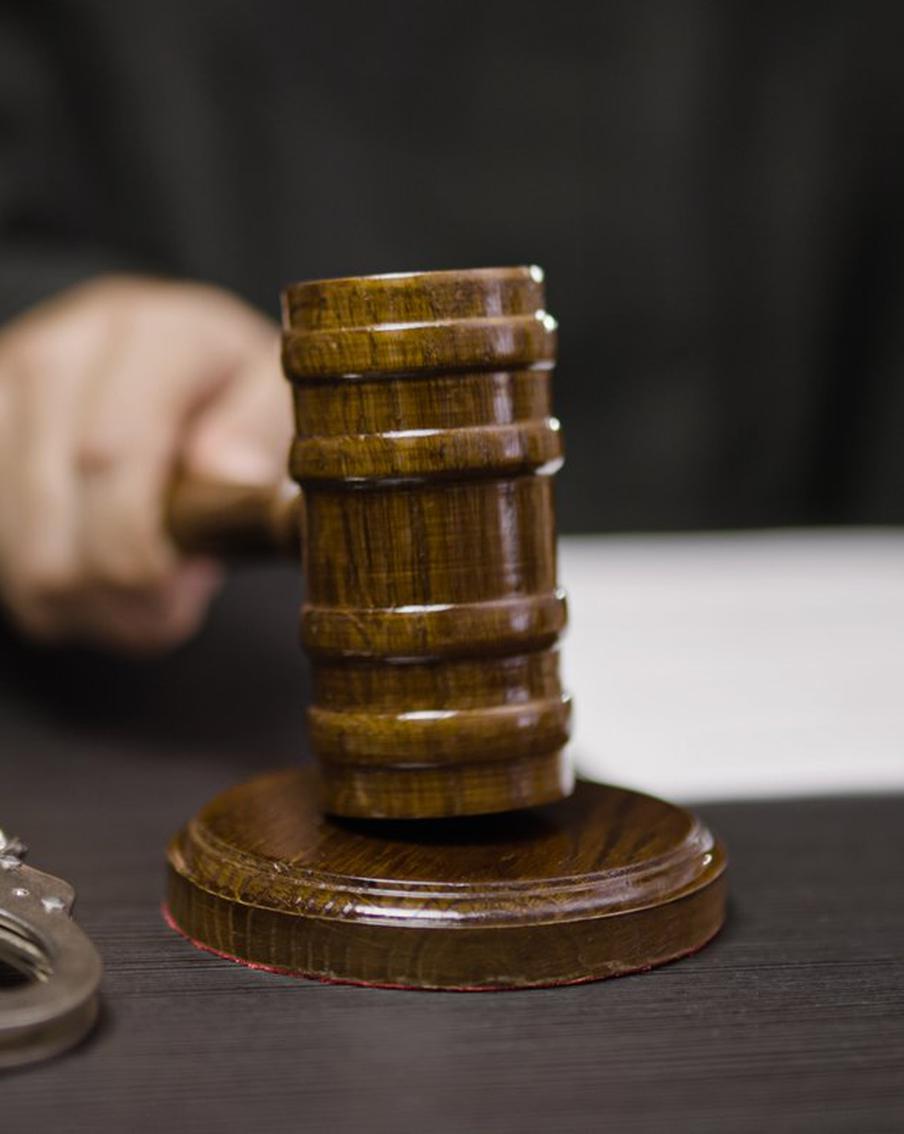 Американскому журналисту грозит до 20 лет тюрьмы за слова о жителях Донбасса. Бывшему корреспонденту издания The New York Times по возвращении в США будет грозить до 20 лет тюремного заключения из-за его позиции по праву на самоопределение у жителей Донбасса