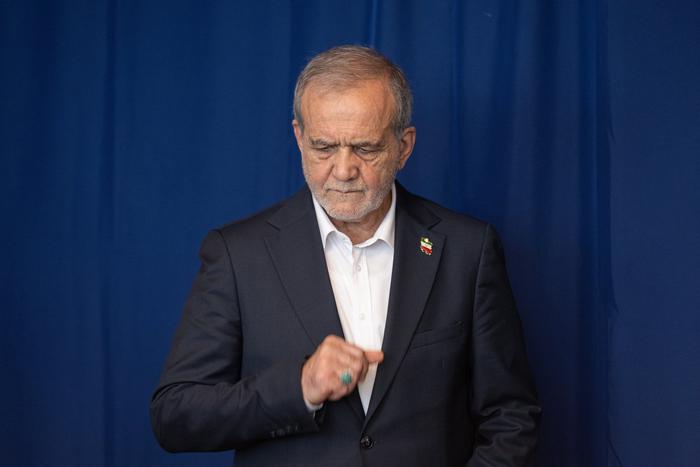 Власти Ирана извинились перед странами, пострадавшими от ответных ударов Тегерана по американским базам