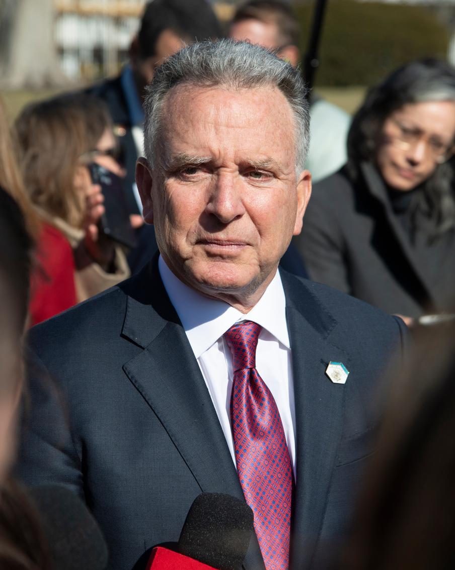 США призвали Россию не передавать Ирану разведданные для ударов по американцам. Спецпосланник американского президента Стив Уиткофф заявил, что потребовал от российских властей не передавать Ирану разведывательную информацию, которая дала бы Тегерану возможность бить по американским военным