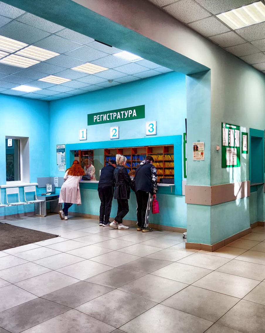 Минздрав представил шесть цветов формы медиков в зависимости от должности. Министерство здравоохранения России выпустило рекомендации по цветовой гамме униформы для медицинских работников