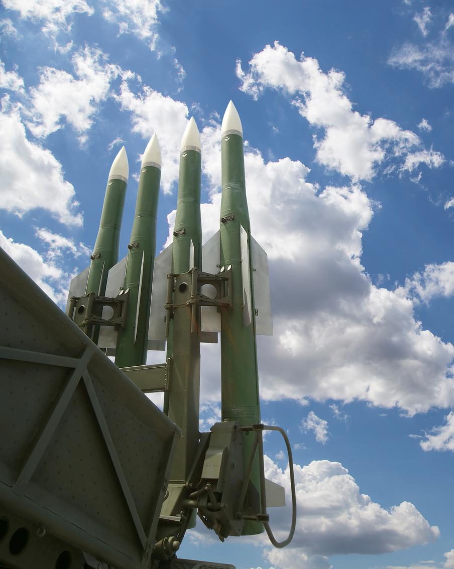 За ночь над российскими регионами сбили 163 украинских дрона. В ночь с 8 на 9 марта дежурные силы противовоздушной обороны Российской Федерации успешно отразили массированное нападение украинских беспилотников самолётного типа. Эти БПЛА были уничтожены над территорией 14 российских регионов, а также над акваториями Чёрного и Азовского морей. Об этом сообщает пресс-служба Министерства обороны РФ