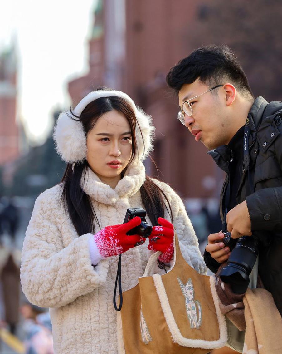 Российским отелям рекомендовали не размещать туристов из КНР на четвёртых этажах. Согласно предложенному предварительному национальному стандарту (ПНСТ) Российской Федерации "Туризм и сопутствующие услуги. Рекомендации по адаптации объектов индустрии туризма для приёма иностранных туристов", российским гостиницам рекомендуется учитывать культурные особенности гостей из Китая