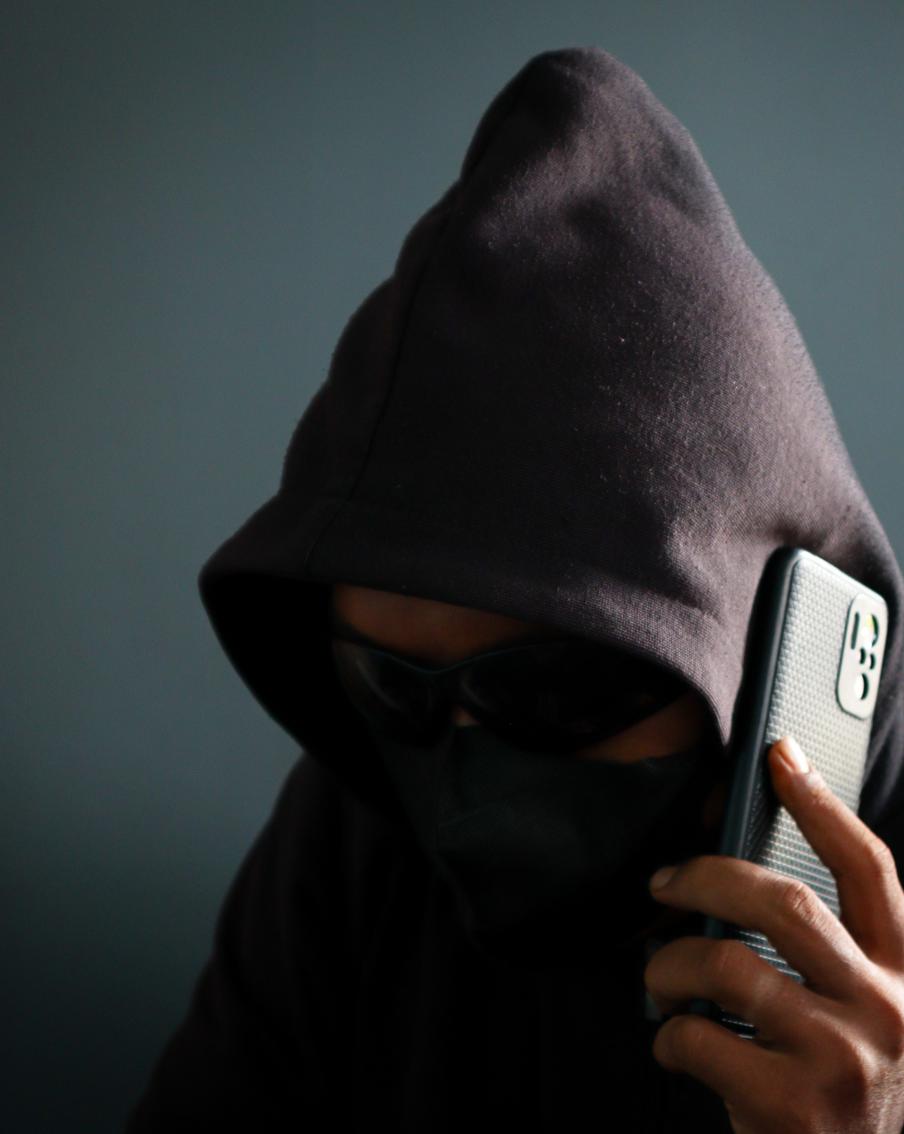 Мошенники начали обманывать россиян с помощью "обратных звонков". По данным пресс-службы платформы "Мошеловка" Народного фронта, в последнее время наблюдается значительный рост числа мошеннических схем, основанных на тактике "обратного звонка"