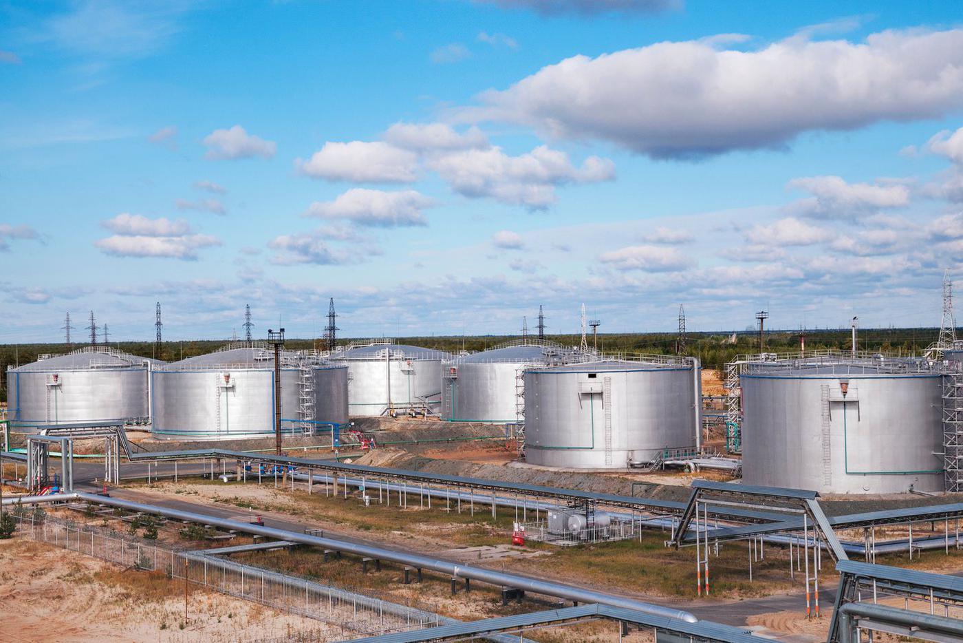 FT: главы Минфинов G7 экстренно обсудят возможное использование запасов нефти