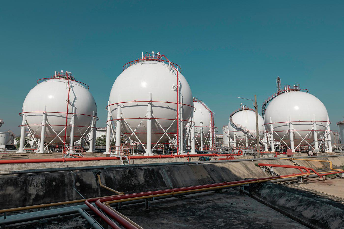 Спотовые цены на газ в Европе превысили $830 за тыс. куб. м. впервые с начала 2023 г.