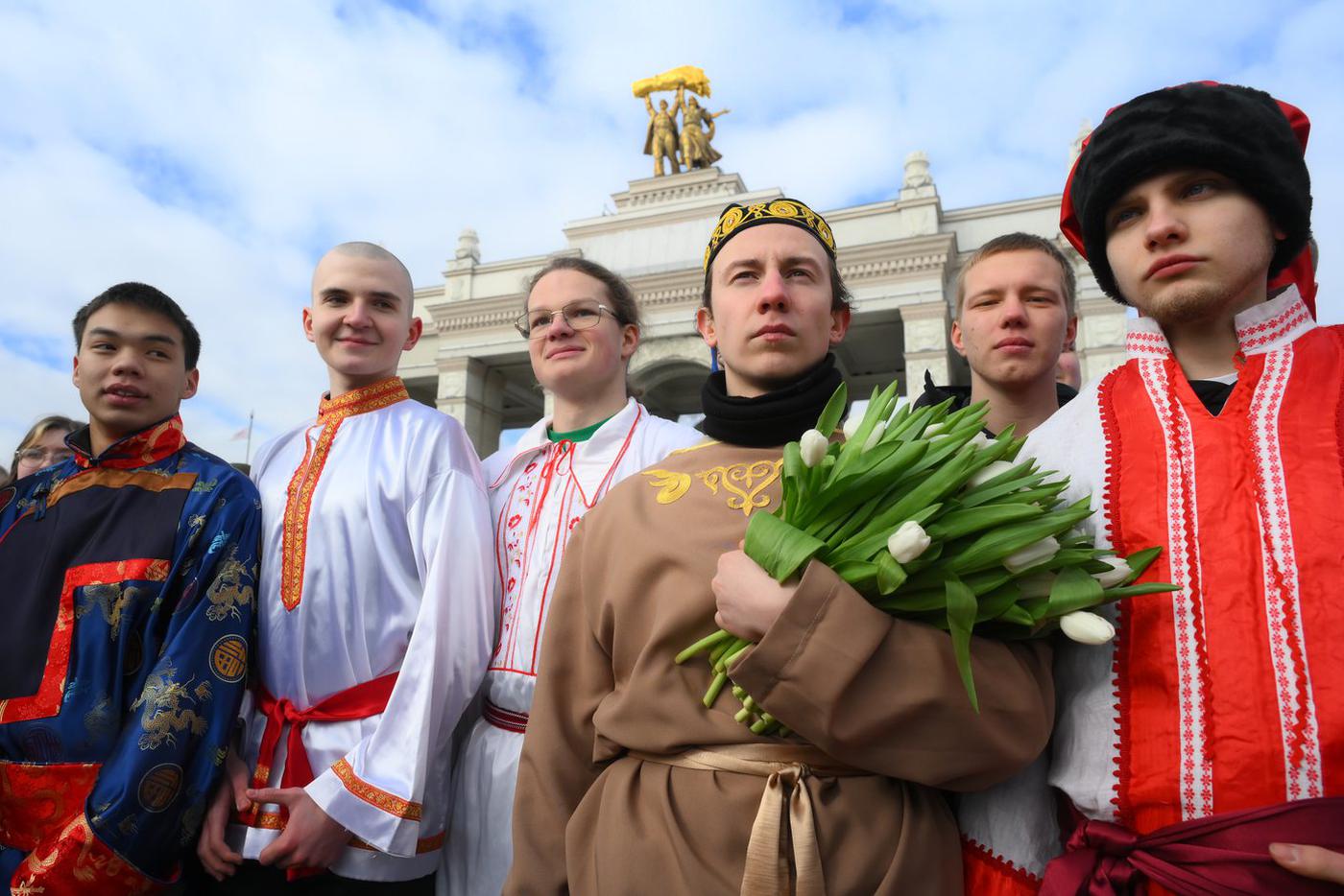 Национальные супергерои на страже женских улыбок.