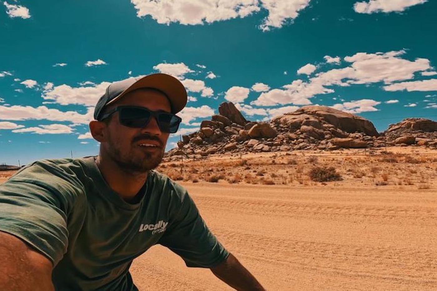 Белый человек на Чёрном континенте: российский экстремал пересёк Африку на BMX