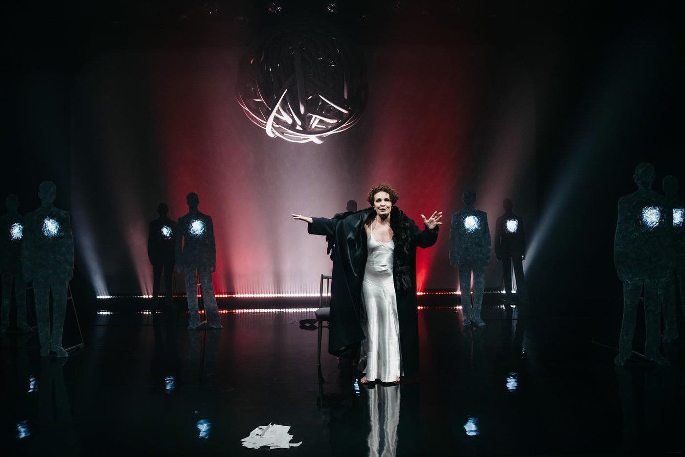 В Театре наций рассказали, за что любили и отчего страдали женщины Горького