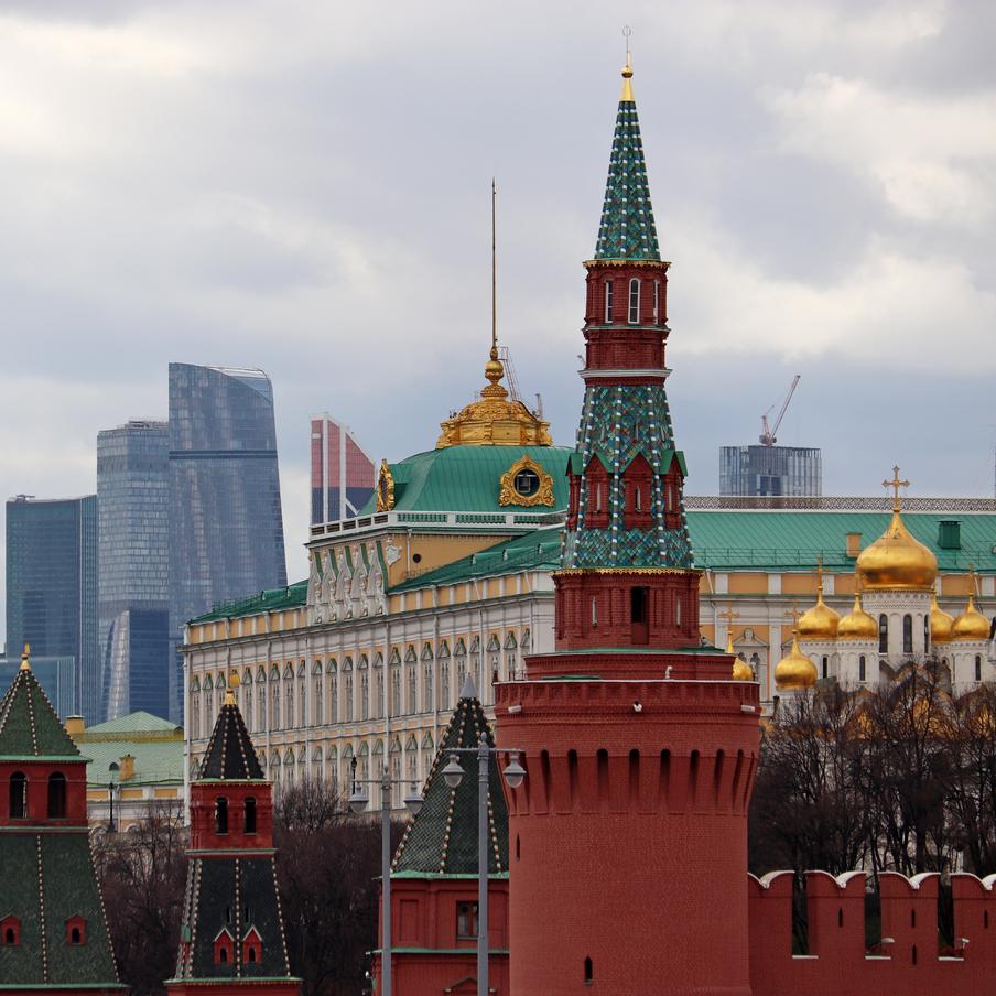 В Москве ожидается потепление до плюс 7 градусов. По информации Гидрометцентра России, во вторник в Москве ожидается переменная облачность, преимущественно без осадков. Температура воздуха повысится, дневная температура составит от +5 до +7 градусов. Ночью температура может опуститься до нуля