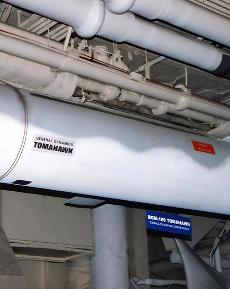 NYT: обломки ракеты с места удара по школе в Иране имеют маркировку США. Согласно информации, опубликованной газетой The New York Times, обломки ракеты, предположительно использованной при атаке на школу в иранском городе Минаб, имеют маркировку, характерную для американских боеприпасов