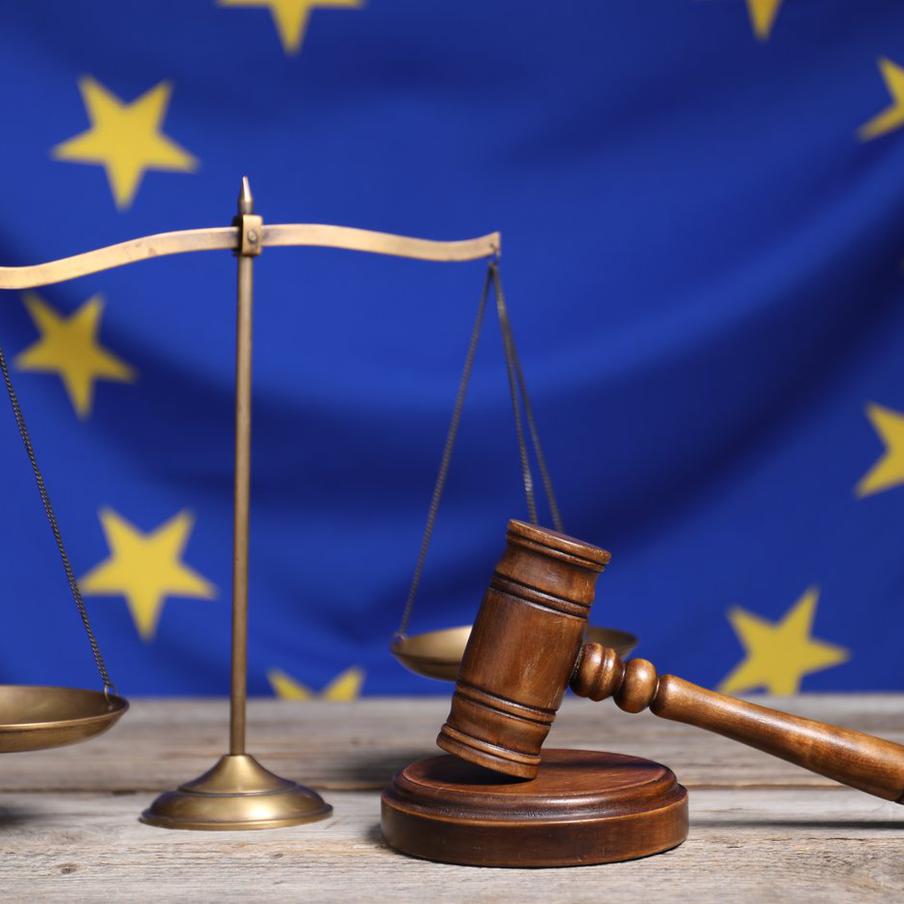 Суд ЕС отменяет до 20 процентов санкций против россиян, рассказал адвокат. Суд Европейского Союза регулярно принимает решения об отмене санкций против граждан России. В среднем, такие решения принимаются в 10-20% случаев, заявил РИА "Новости" бельгийский адвокат Валериус Островскис, специализирующийся на европейских санкциях