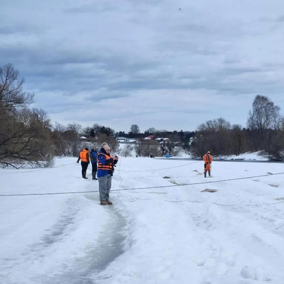 РИА "Новости": судьба пропавших в Звенигороде детей остаётся неизвестной. К сожалению, судьба троих детей из Звенигорода остаётся неизвестной, несмотря на круглосуточные поиски. Об этом сообщила пресс-служба московского отделения "Спас Град", национального центра помощи пропавшим и пострадавшим детям