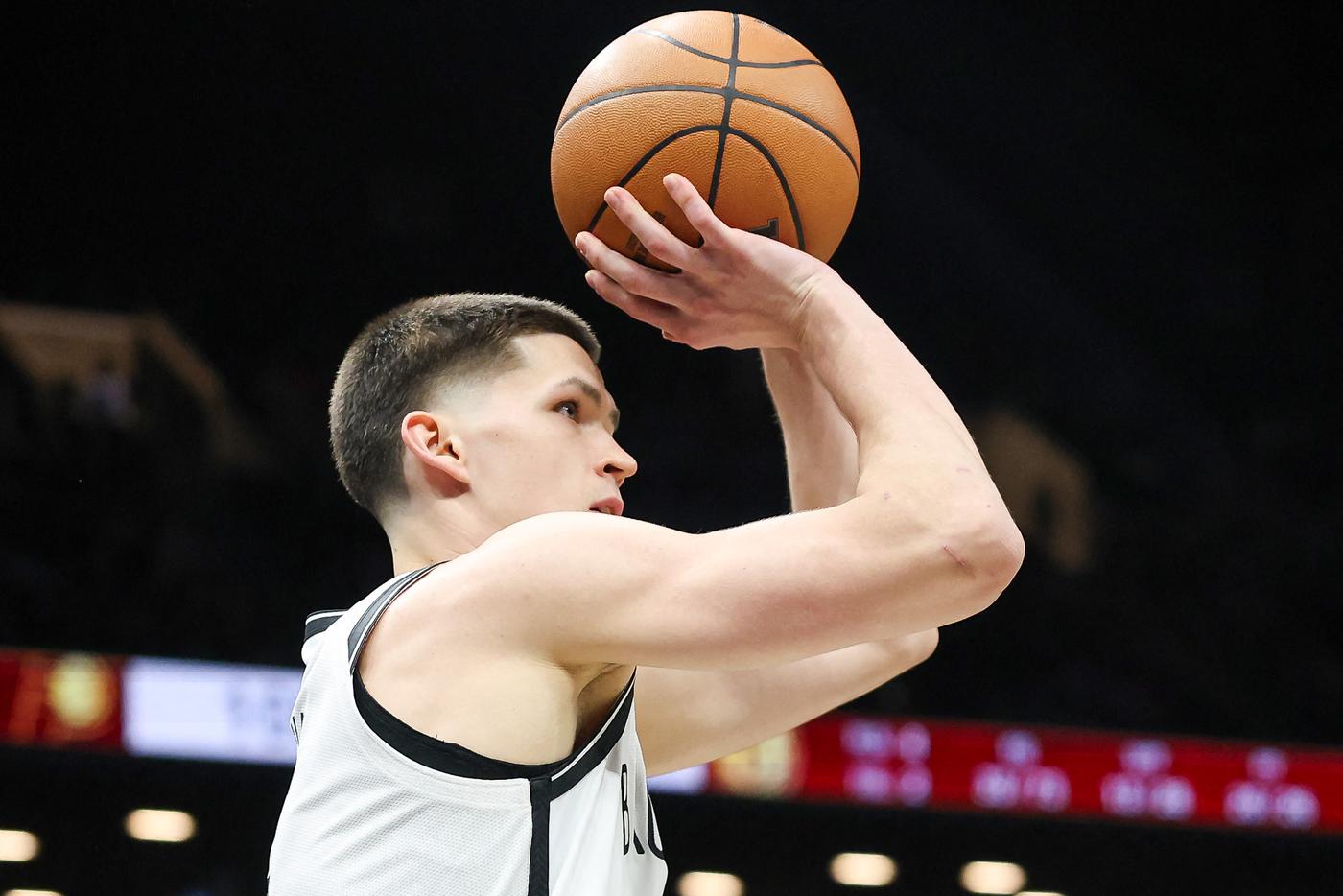 Повреждённая стопа отправила Егора Дёмина в отпуск