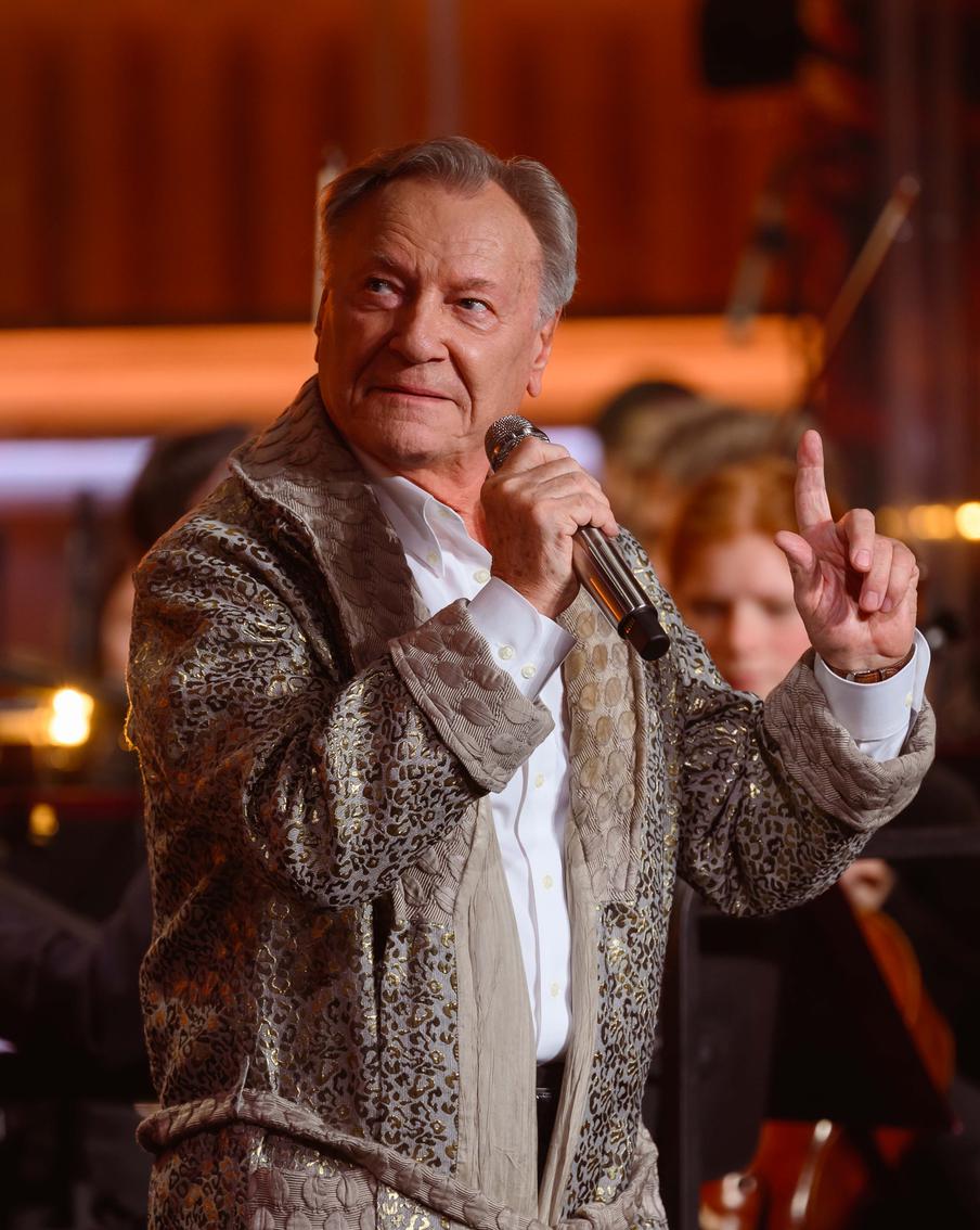 Сергей Шакуров  на юбилейном вечере Александра Зацепина на сцене Большого театра.