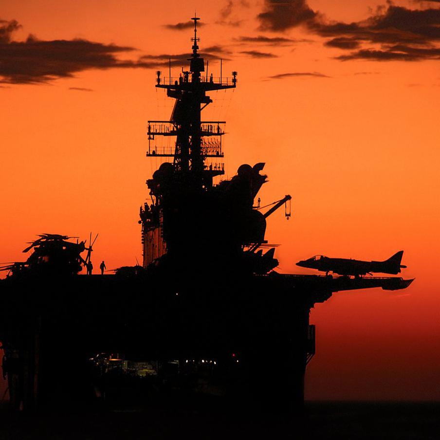 Посол Ирана Джалали назвал посланием США удар по авианосцу "Авраам Линкольн". Иранский посол в России Казем Джалали, комментируя повреждение американского авианосца "Авраам Линкольн", отметил, что это является предупреждением для Соединённых Штатов. По его словам, американские и израильские военные уже знакомы с некоторыми оборонительными возможностями Ирана