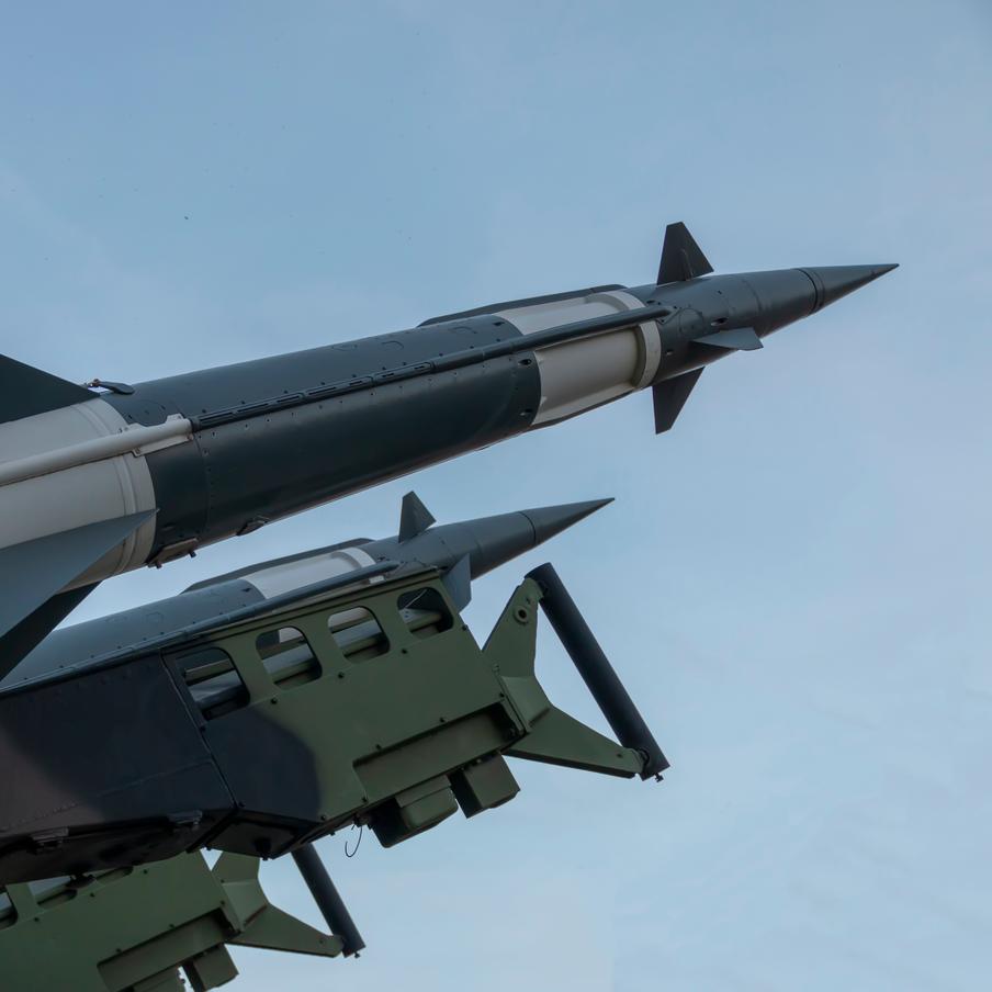 За ночь над регионами России уничтожили 185 украинских БПЛА. В ночное время российские средства противовоздушной обороны успешно перехватили и уничтожили 185 украинских беспилотных летательных аппаратов, которые приближались к 11 российским регионам и акваториям морей