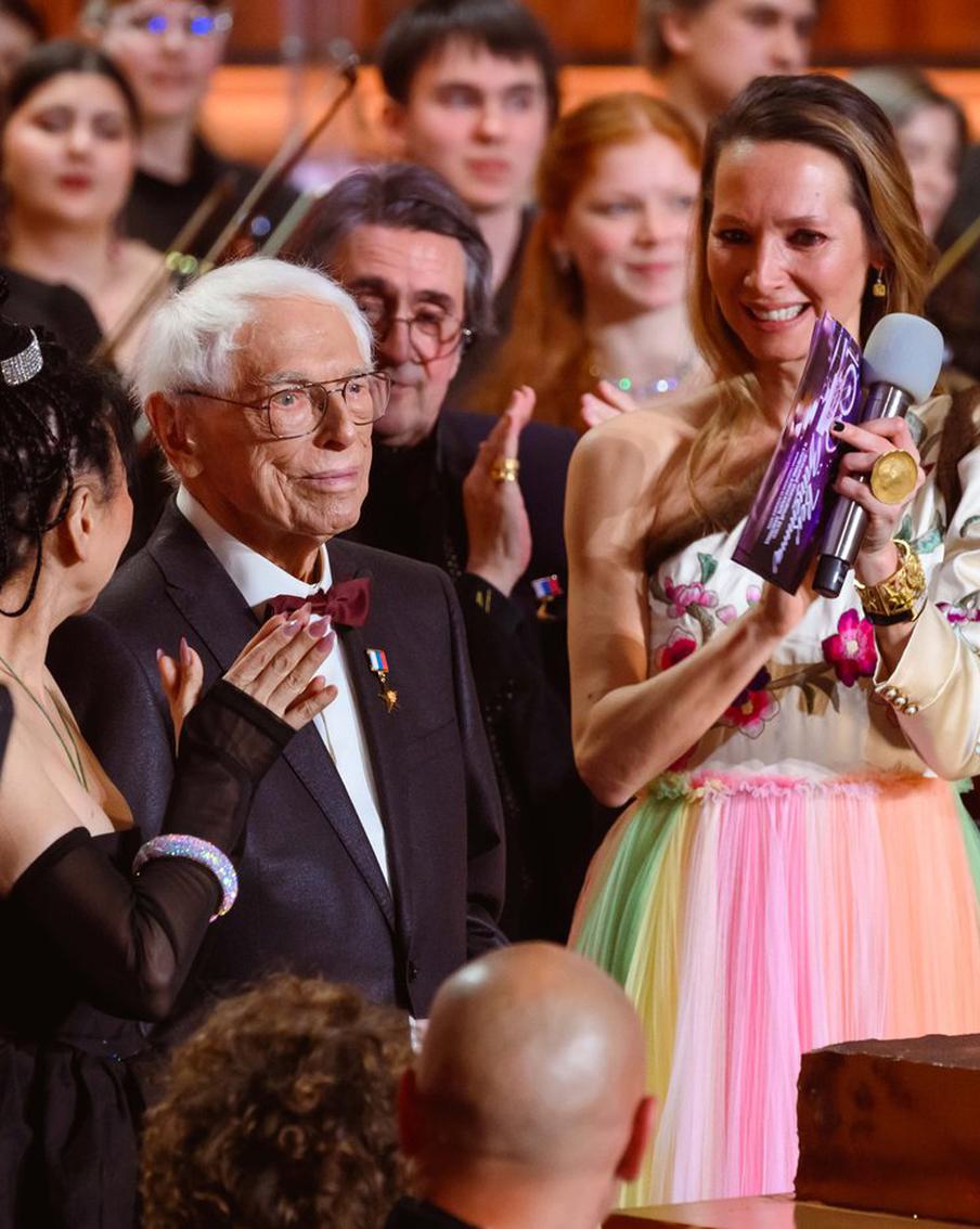 Показали на всю страну: опальная Пугачёва "побывала" на юбилее Зацепина в Большом