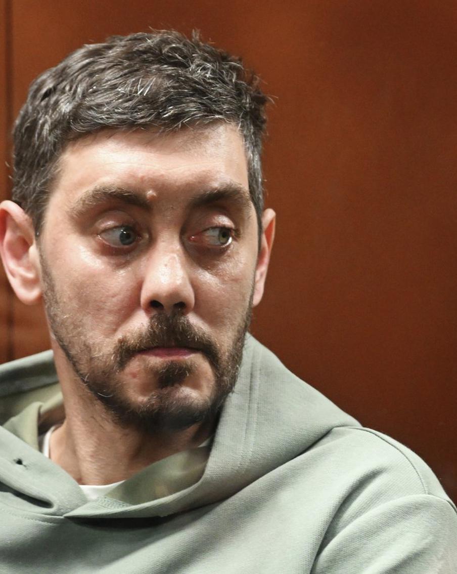 РБК: экс-главреду Readovka предъявили обвинения в хищении 1 млрд ₽. Алексей Костылев, бывший главный редактор издания Readovka, обвиняется в мошенничестве в особо крупном размере, что предусмотрено частью 4 статьи 159 Уголовного кодекса Российской Федерации