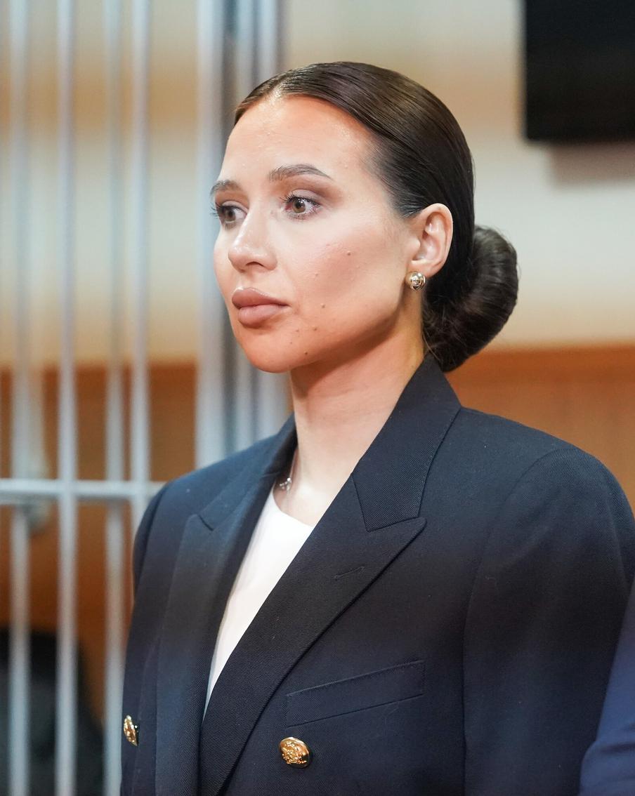 В СПЧ призвали изменить меру пресечения блогеру Лерчек. Член Совета по правам человека Ева Меркачёва считает, что блогеру Валерии Чекалиной, проходящей лечение после выявления онкологического заболевания, следует отменить или смягчить домашний арест