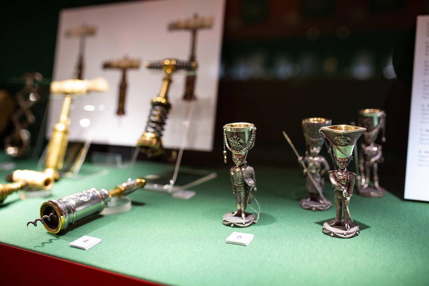 Открывание бутылок как вид искусства: на выставке показали историю штопора