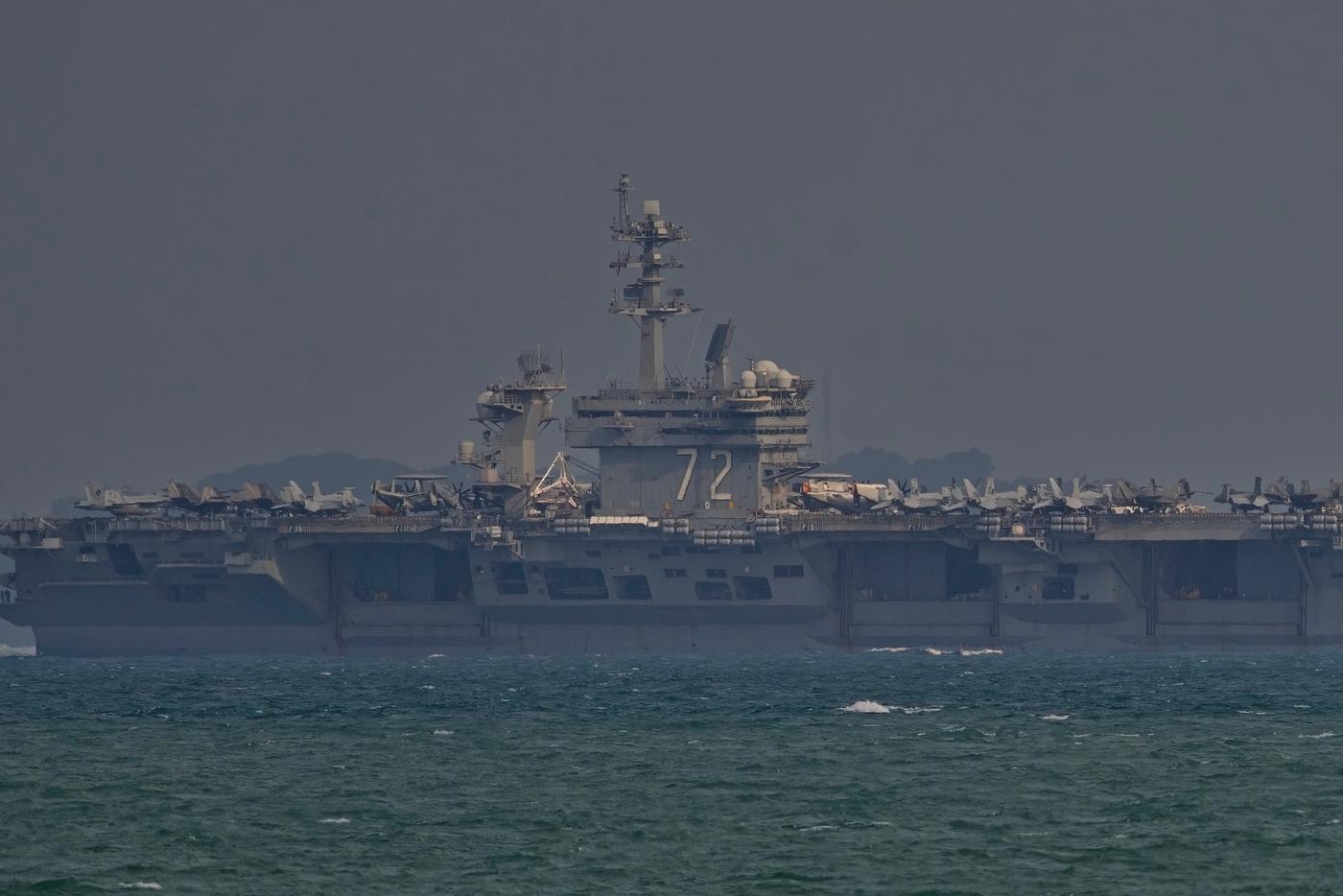 Иран заявил об ударе по авианосцу США "Авраам Линкольн" и выведении его из строя