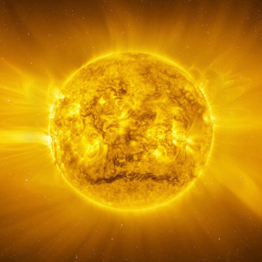 На Землю надвигается поток солнечного ветра – учёные ждут магнитные бури. Специалисты по солнечной активности предупредили о возможном росте геомагнитных возмущений уже вечером. Причиной станет крупная корональная дыра на Солнце, из-за которой поток солнечного ветра может усилиться и вызвать магнитные бури