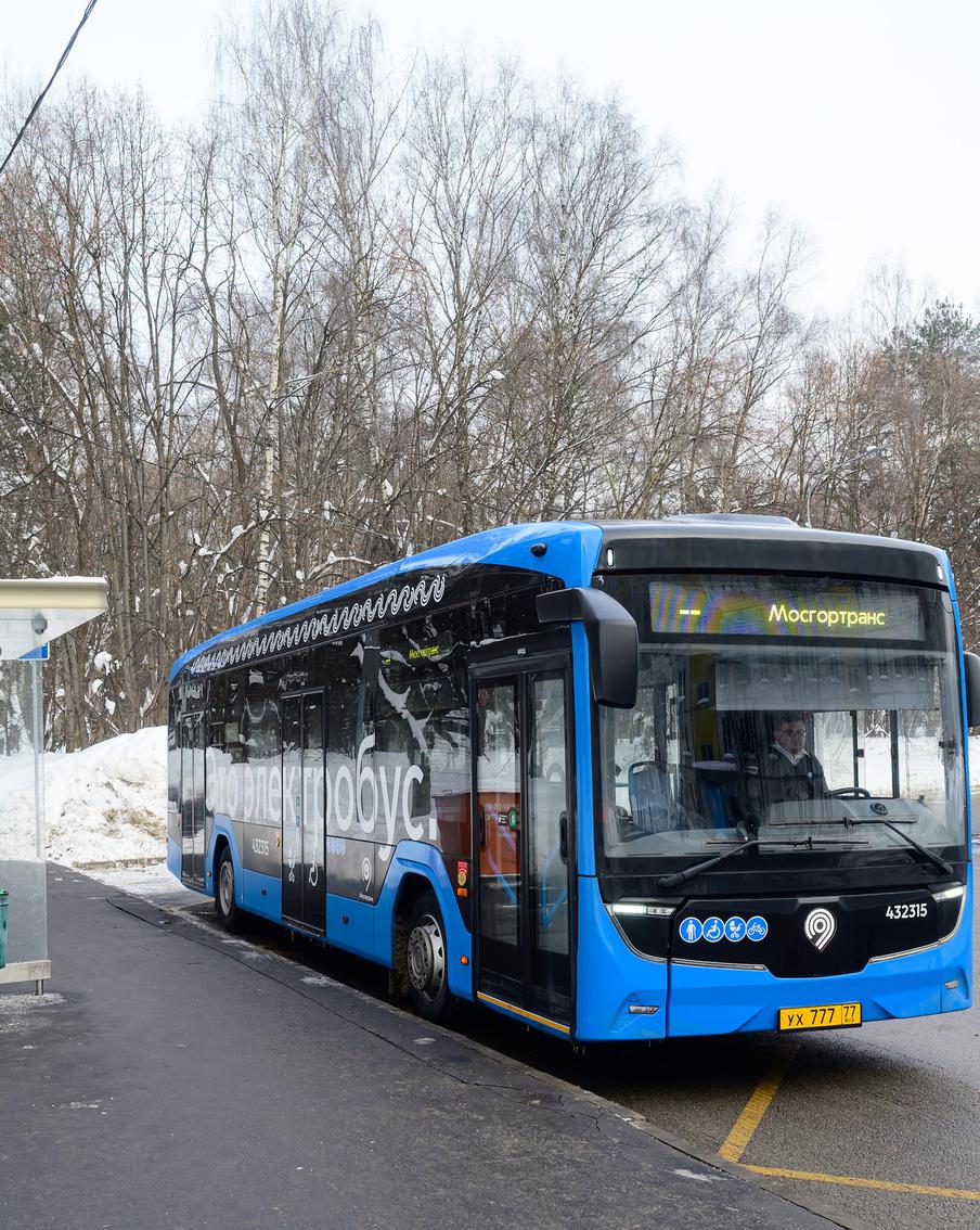 Семь современных электробусов вышли на маршрут на востоке столицы