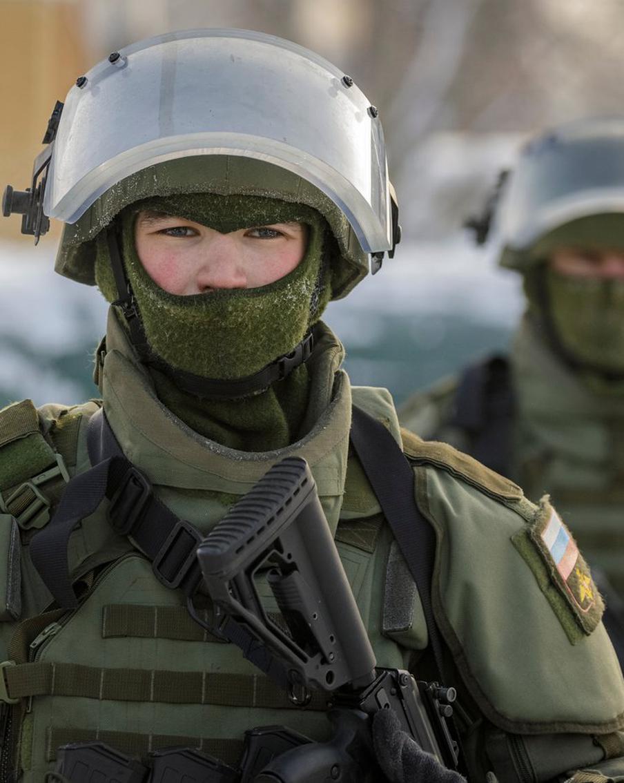 ВС России нанесли массированный удар по энергетической инфраструктуре Украины. В ответ на террористические акты, совершённые украинскими формированиями против гражданской инфраструктуры Российской Федерации, Вооружённые силы России нанесли массированный ракетно-бомбовый удар по территории, контролируемой киевским режимом, с использованием высокоточного оружия