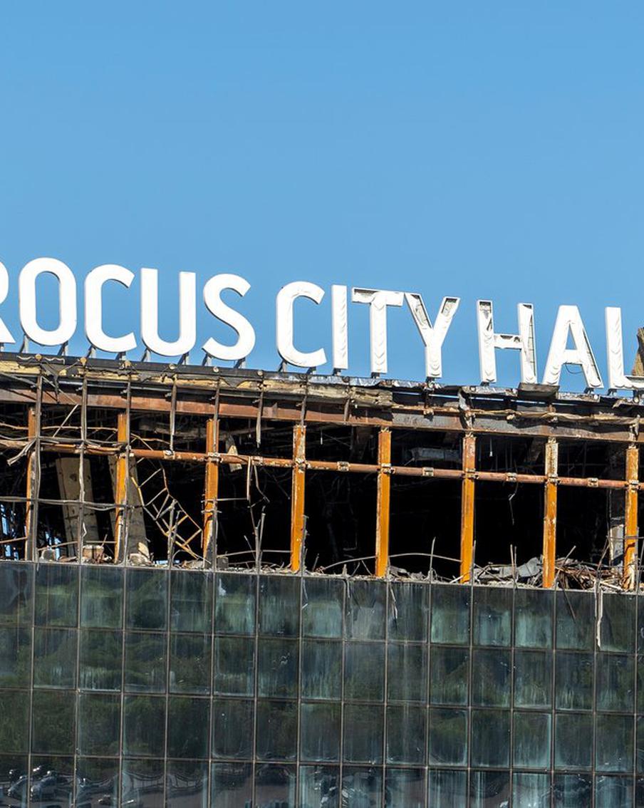 Умерла ещё одна пострадавшая при теракте в "Крокусе". Стало известно о кончине Натальи Скисовой, которая почти два года назад получила тяжёлые ранения в результате теракта в "Крокус Сити Холле". Как сообщила адвокат потерпевших Людмила Айвар, после длительного лечения она ушла из жизни