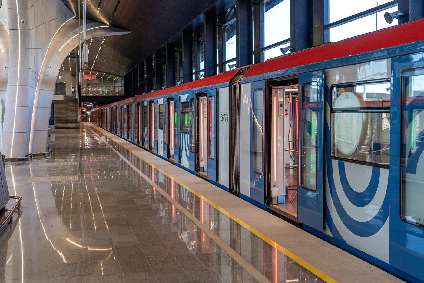 Владимир Ефимов: на будущей станции метро "Ватутинки" выполнили треть работ по устройству "стены в грунте"