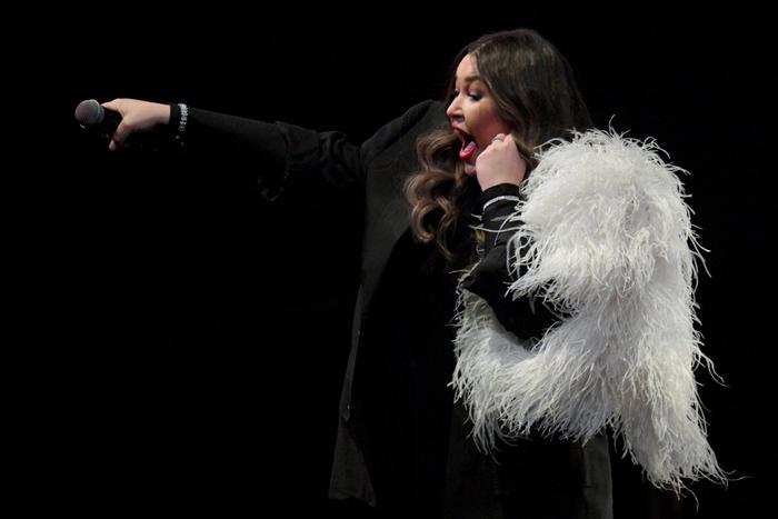 "Золотой граммофон" в Петербурге: Похудевшая Дубцова, уплетающий котлеты Ревва и Лолита без юбки