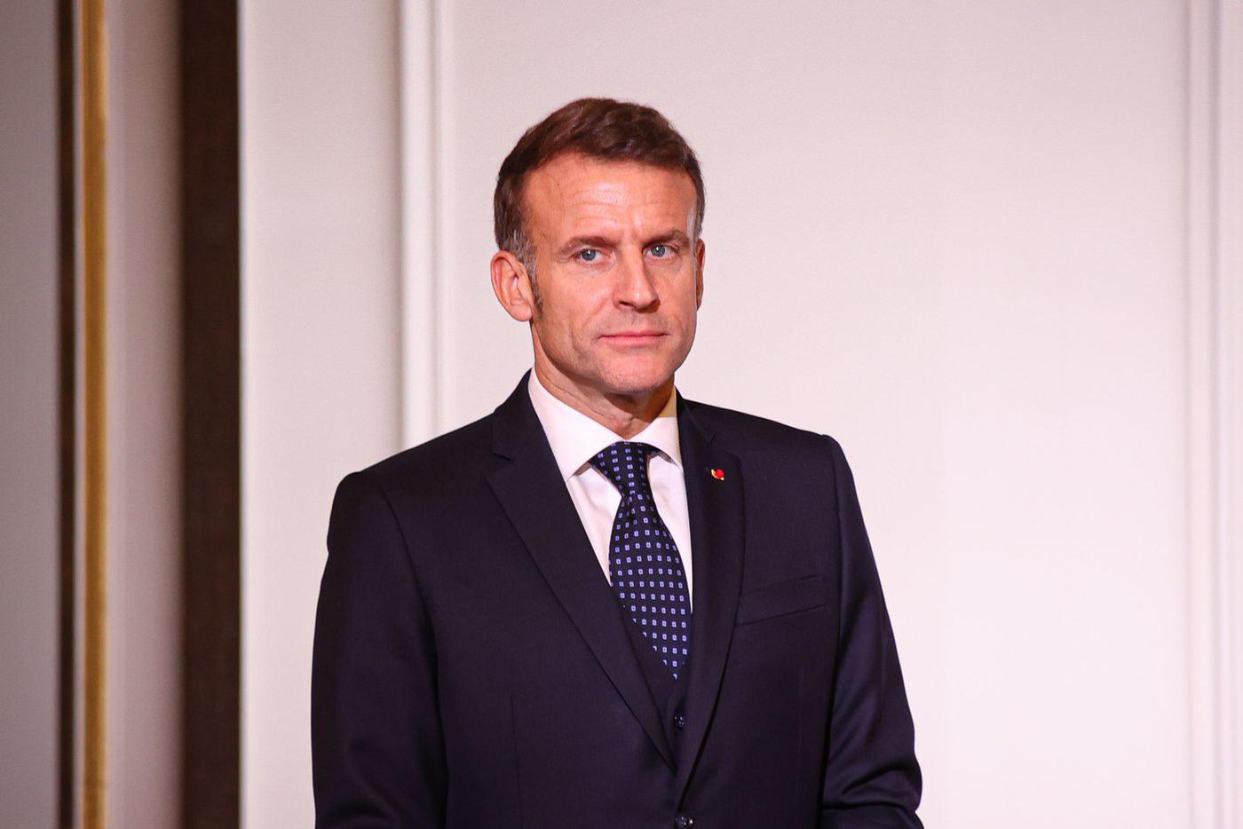 Макрон созвонился с президентом Ирана и призвал прекратить атаки