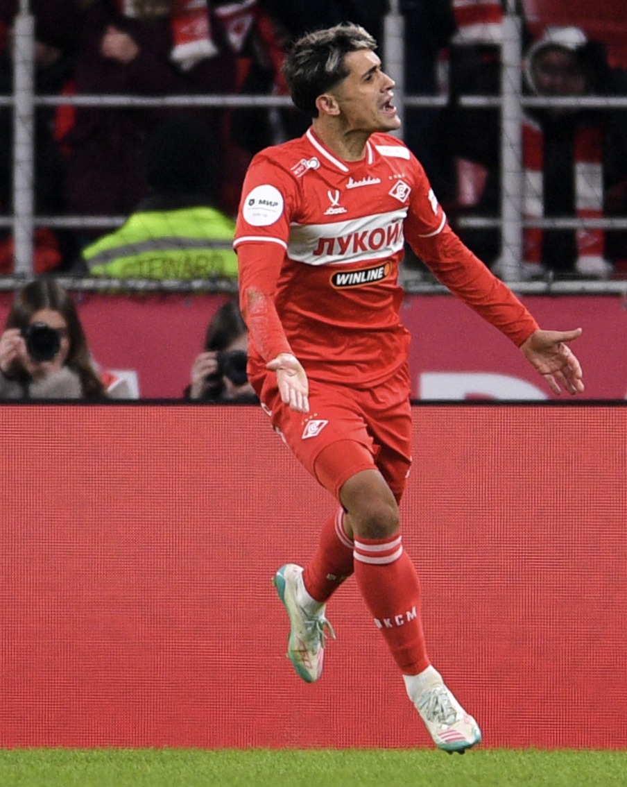 Московские клубы мчат к зубастым оппонентам