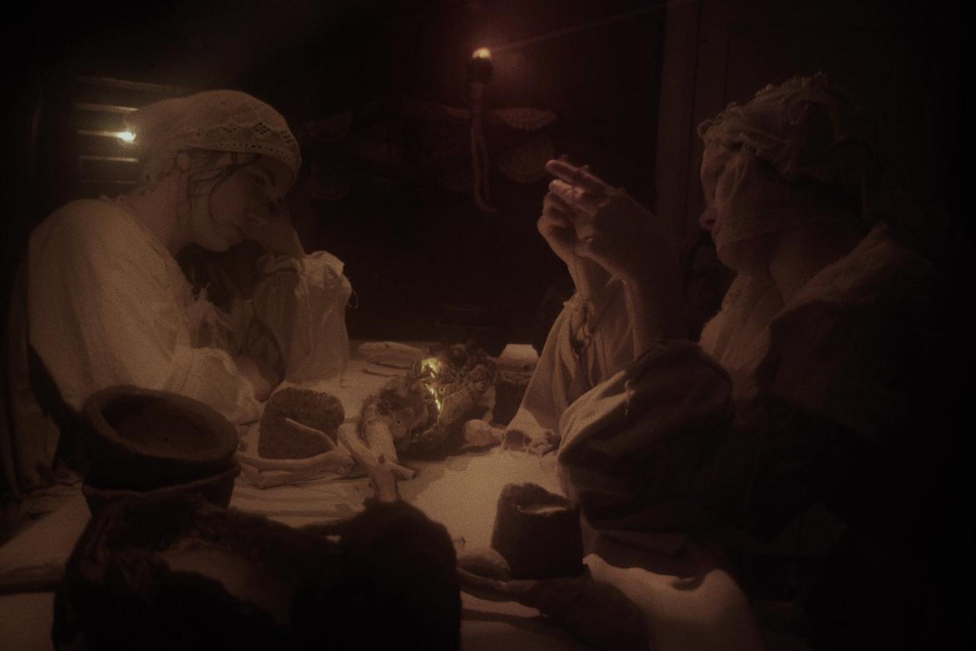 Кадр из фильма "Песни лунного короля".