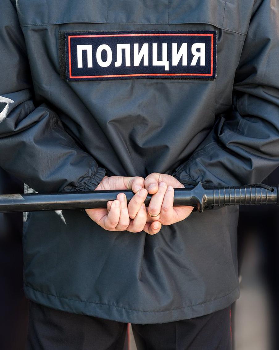 В Москве мошенники обманули девушку и забрали из сейфов её родителей 106 млн руб. В Москве раскрыта крупная мошенническая схема, в результате которой 19-летняя жительница столицы лишилась имущества на сумму 106 миллионов рублей, сообщили в МВД РФ