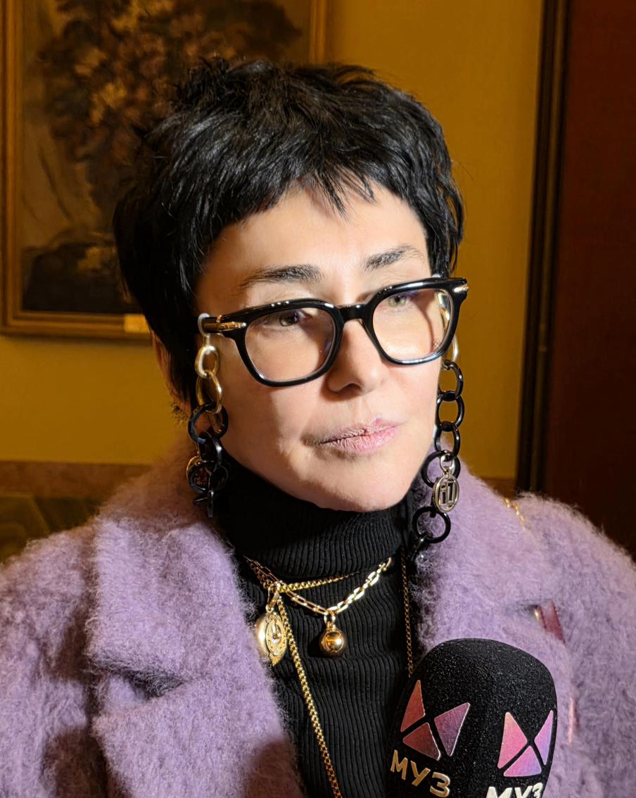 Лолита на пресс-завтраке МУЗ-ТВ.