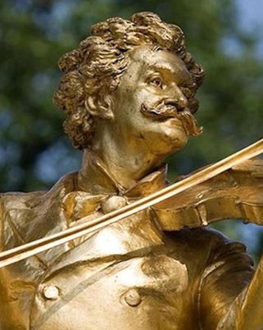 Афиша на 18 марта: слушаем Штрауса, играем в го и создаём куклу-оберег