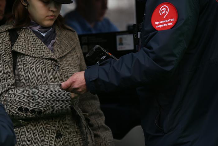 Повторная проверка оплаты проезда прошла у станции метро "Нагорная"