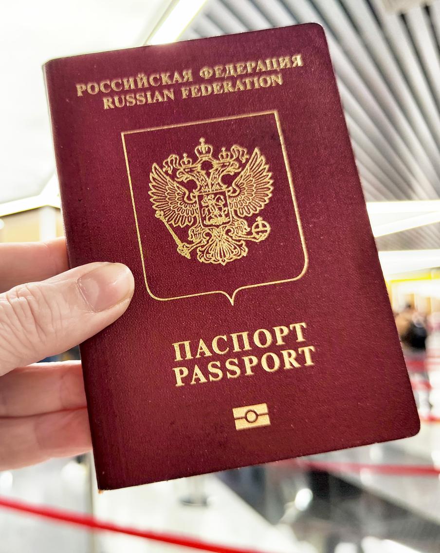 Число постановлений о запрете выезда из России достигло рекордных значений