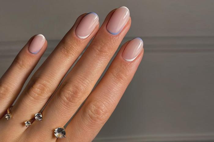 "Облачный френч" и "мыльные ногти": тренды маникюра, которые стоит попробовать