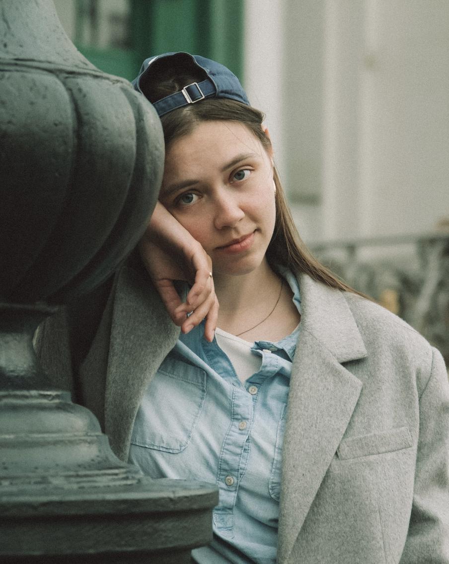 По словам фотографа, благодаря проекту MMETRO BY PETROVALLYY люди часто признаются ей в сообщениях, что они действительно никогда не смотрели на станции метро под таким углом.