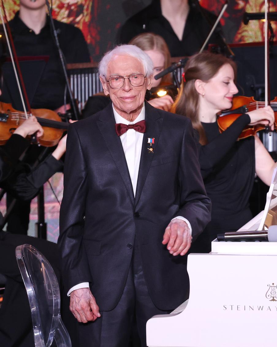 "Эти сто лет я прожил счастливо": композитор Александр Зацепин раскрыл секрет долголетия