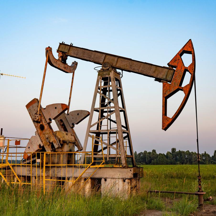 США уточнили условия послаблений санкций по российской нефти. Американский Минфин обновил генеральную лицензию по операциям с российской нефтью. Послабления действуют временно, но не распространяются на ряд стран и отдельных регионов