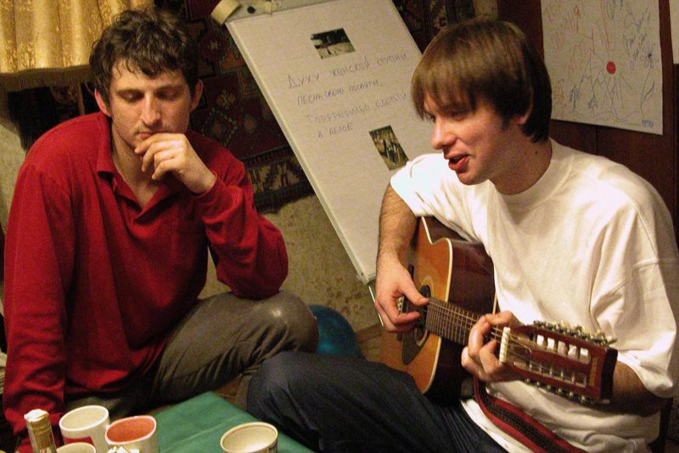 "Мы просто сочиняем ироничные песни".