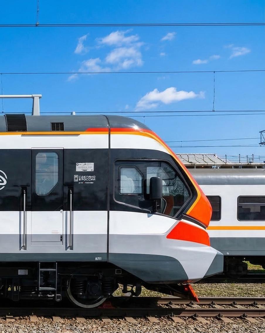 Обновлённый электропоезд ЭП2ДМ с мятным салоном успешно прошел обкатку на Ярославском направлении