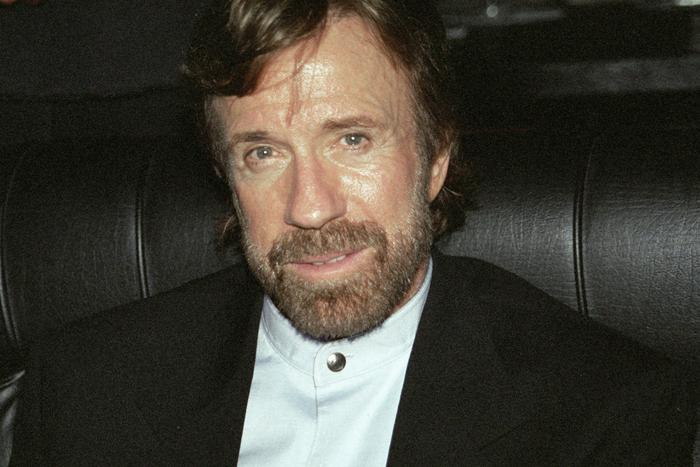 Умер Чак Норрис – 86-летнему актёру стало плохо после тренировки