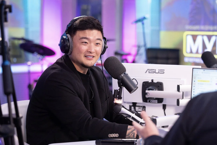 TSOY: "Хорошо, что не курьер". Певец рассказал о своих неоднозначных ролях