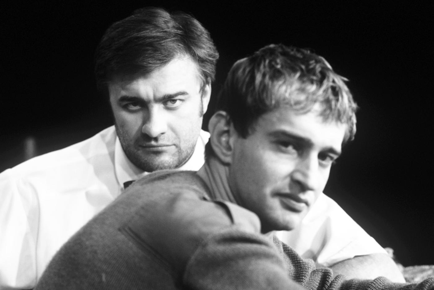 Дружил с артистами и носил их на руках: в МХТ отмечают юбилей летописца театра